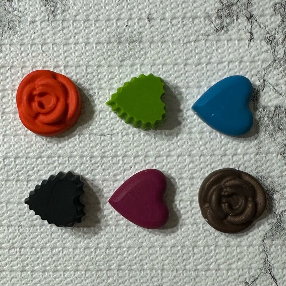 6pack handmade Valentine shaped Crayons (valentines candy shape)